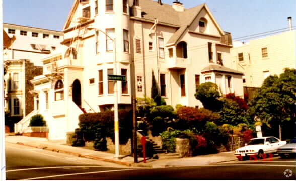 Primary Photo - 2100 Divisadero St