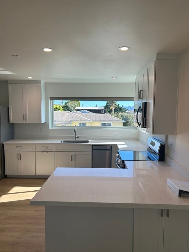 Building Photo - 599 San Jacinto St