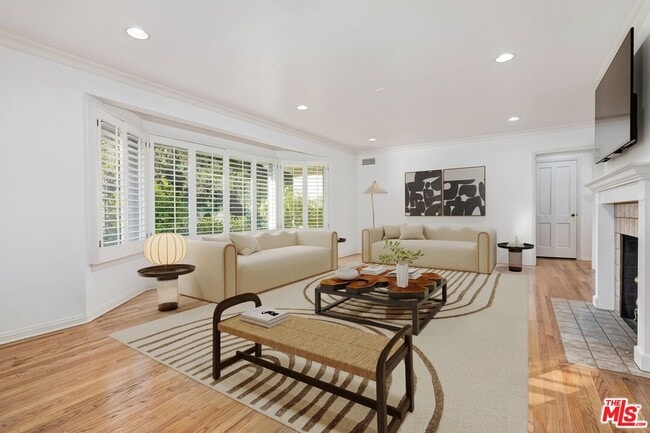 Building Photo - 3924 Woodfield Dr