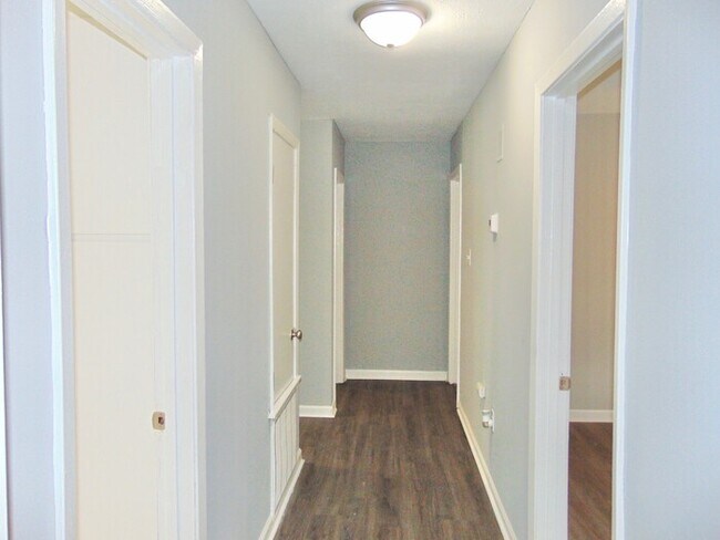 Building Photo - 5958 Lake Trace Cir