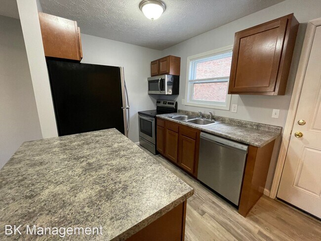 Building Photo - 2 br, 1.5 bath House - 701 Indian Springs ...