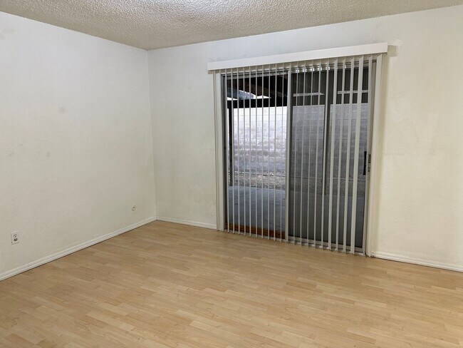 Foto del edificio - 3 Bedroom Single Family Home in Visalia