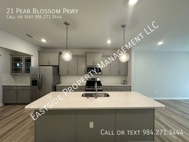 Building Photo - 21 Pear Blossom Pkwy