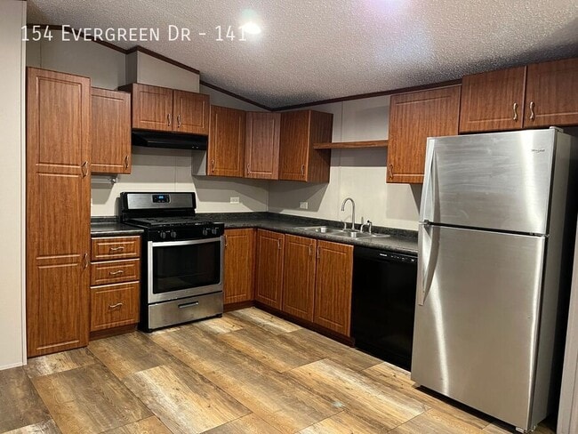 Foto del edificio - 154 Evergreen Dr