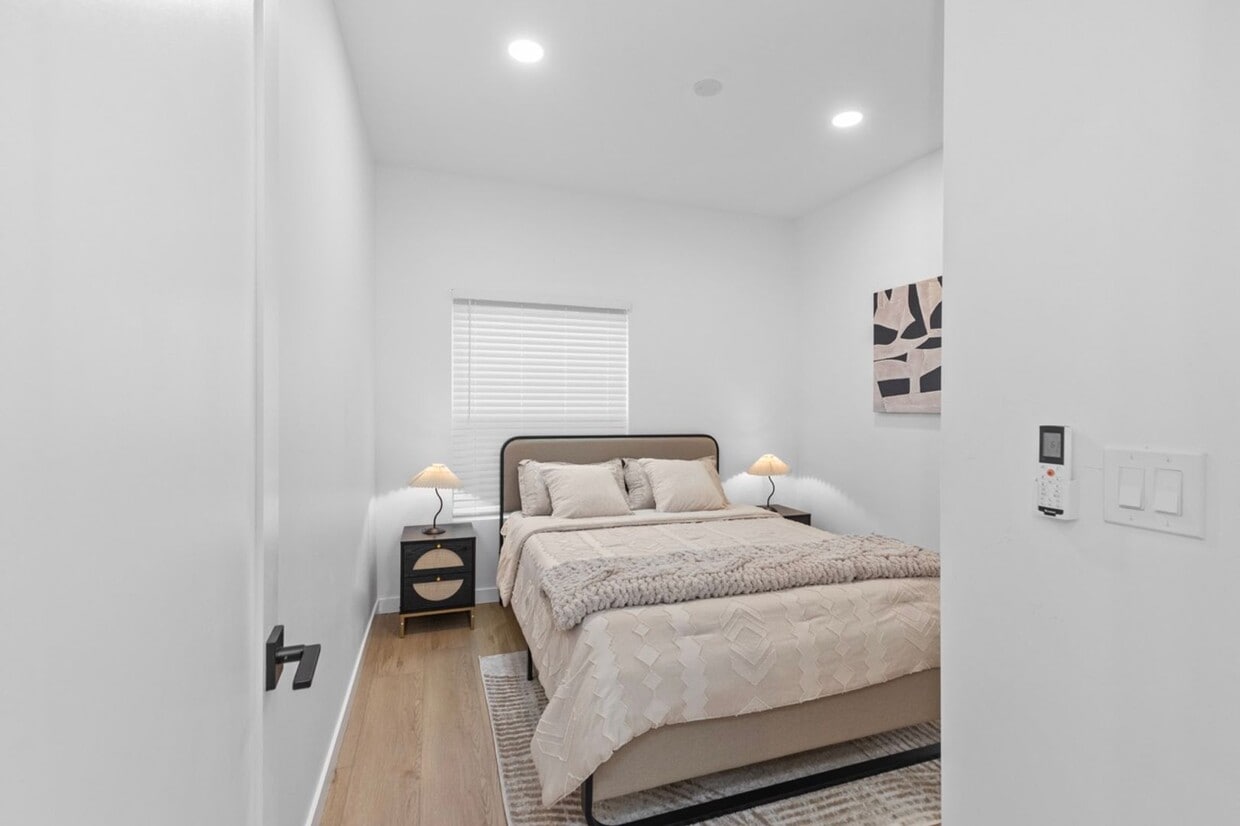 Foto principal - 6413 Richard St