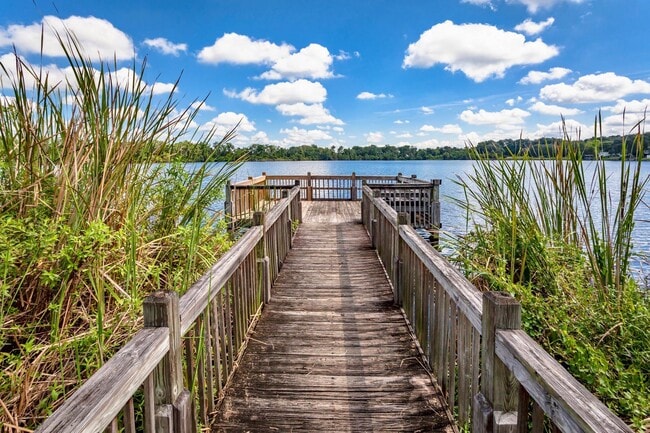 Building Photo - Lake Weston Point Apartments