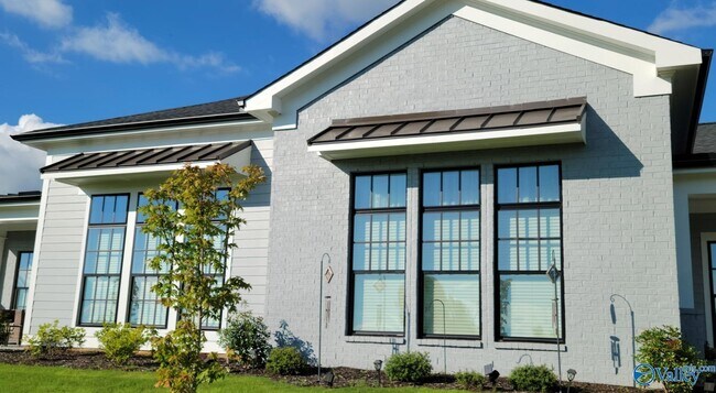 Foto del edificio - 110 Moss Brk Ln