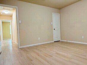 Building Photo - 9315 Claystone Ln