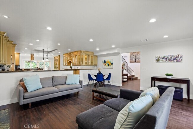 Foto del edificio - 7425 Vanalden Ave