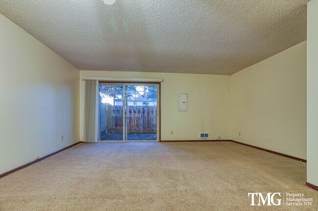 Foto del edificio - 15708-15708 SE 3rd St