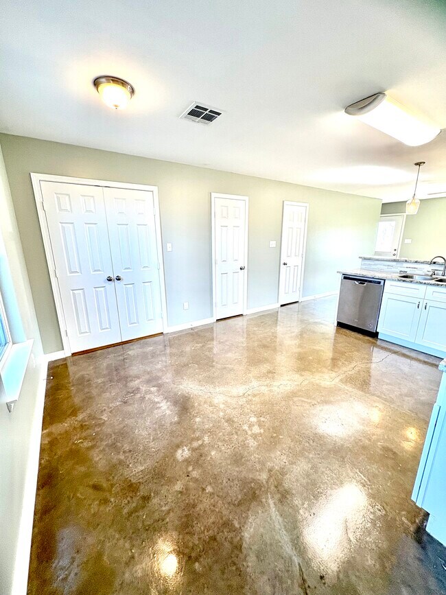 Foto del edificio - 1603 Dehart