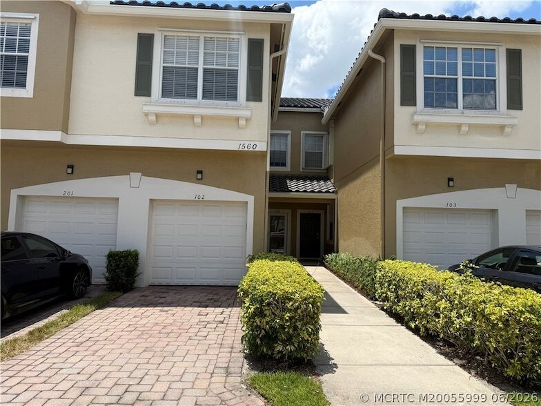 Photo - 1560 SE Wilshire Place Unit 102