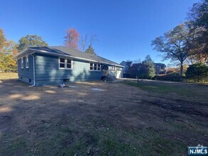 Building Photo - 167 Midwood Rd