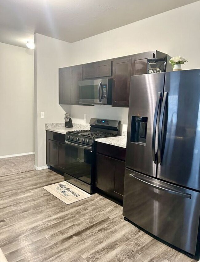 Foto del edificio - * * * $500 Move-In Special * * * Beautiful 3 Bedroom / 2 Bathroom home in Southwest Oklahoma City...