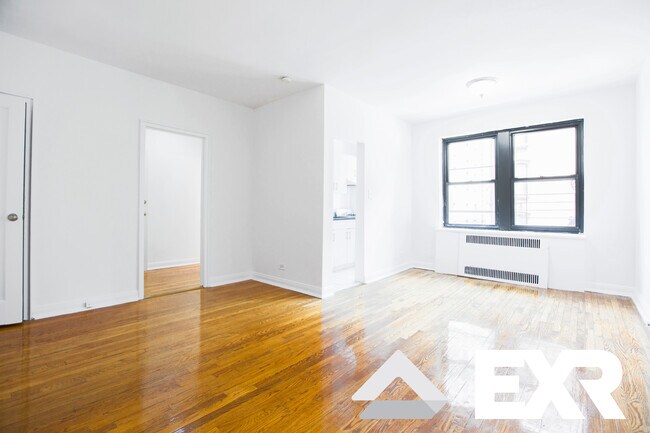 Building Photo - 162 E 55th St