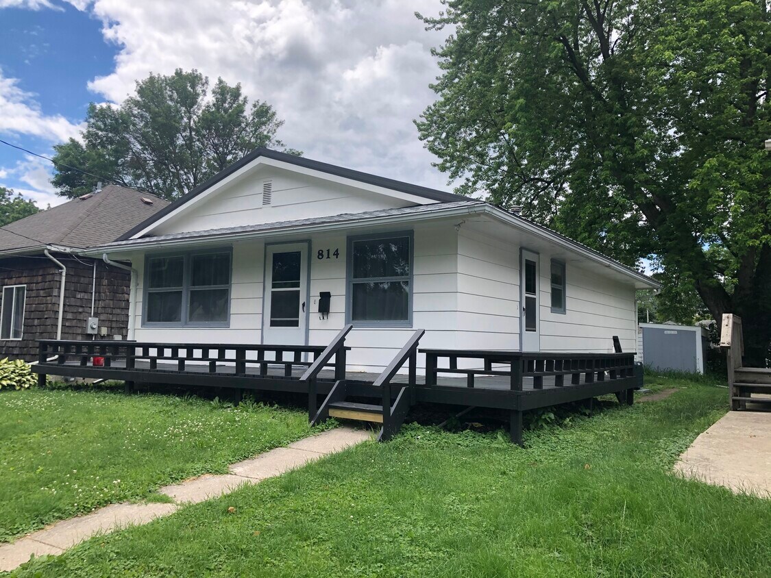 Cute house - 814 S 1st Ave