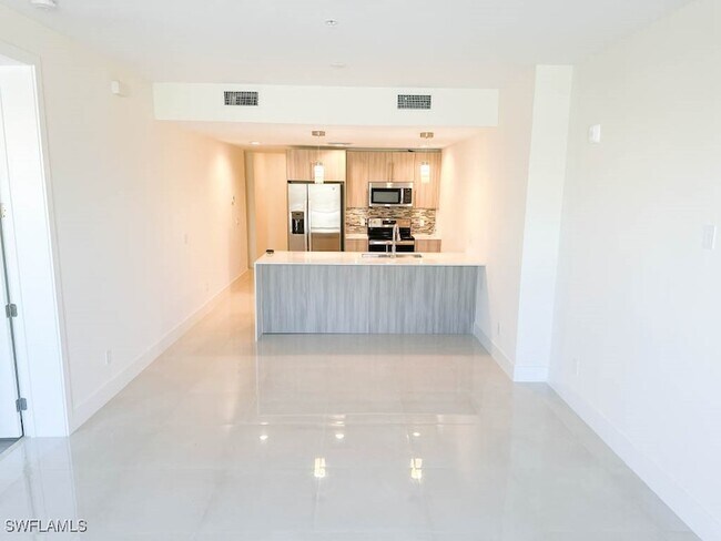 Foto del edificio - 15901 Pointe Cir