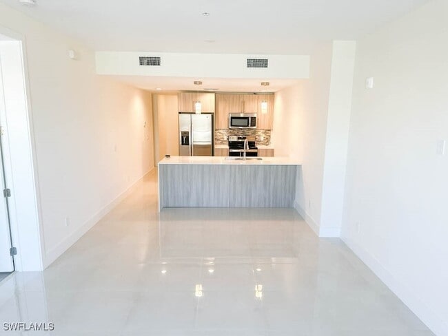 Building Photo - 15901 Pointe Cir