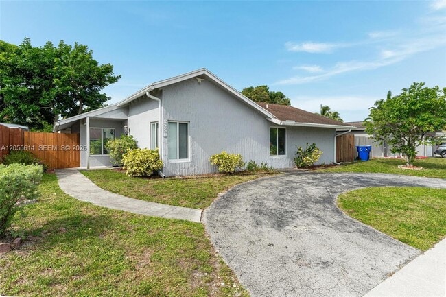 Foto del edificio - 8250 SW 3rd Pl
