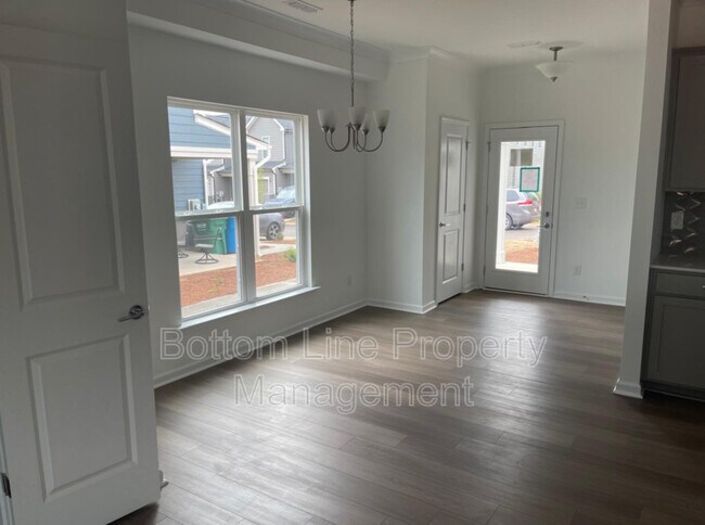 Foto del edificio - 1847 Teachers House Rd NW