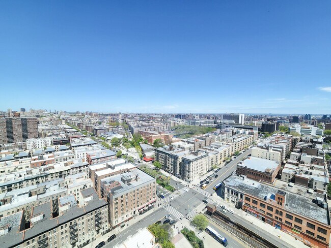 Foto del edificio - 3333 Broadway