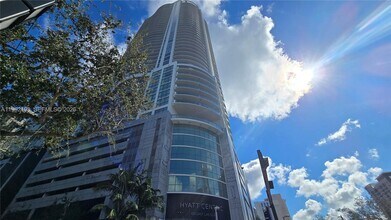 Building Photo - 100 E Las Olas Blvd