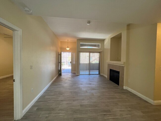 Foto del edificio - Gorgeous 3 Bedroom, 2 Bath in Silverado Ranch