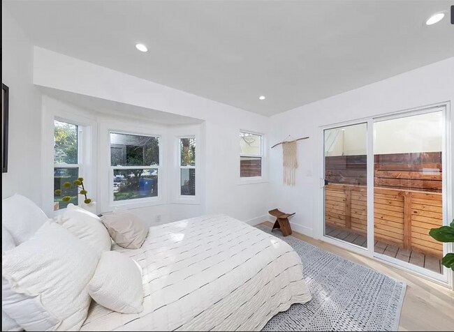 Bedroom 1 with own entrance - 1591 Yosemite Dr