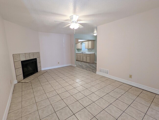 Building Photo - 8816 Norton St