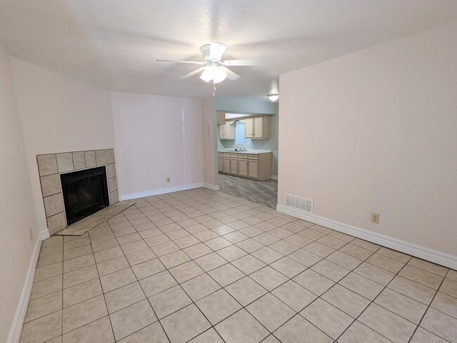 Foto del edificio - 8816 Norton St