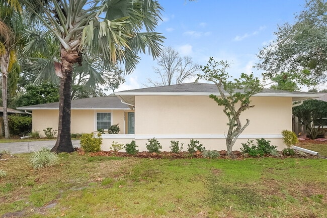 Building Photo - 15709 Squirrel Tree Pl