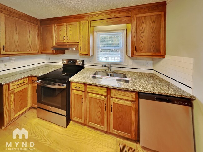 Building Photo - 17112 McKee Rd