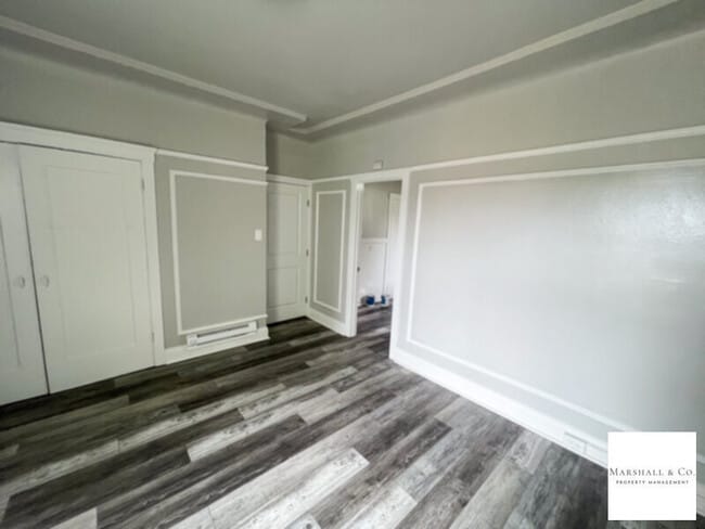 Foto del edificio - Charming + Spacious 2 BR/ 1 BA IN INNER RI...