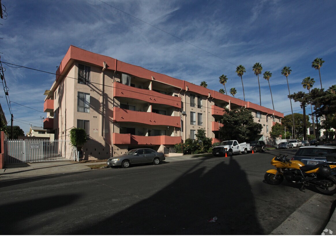 Primary Photo - Serrano Towers Apartment