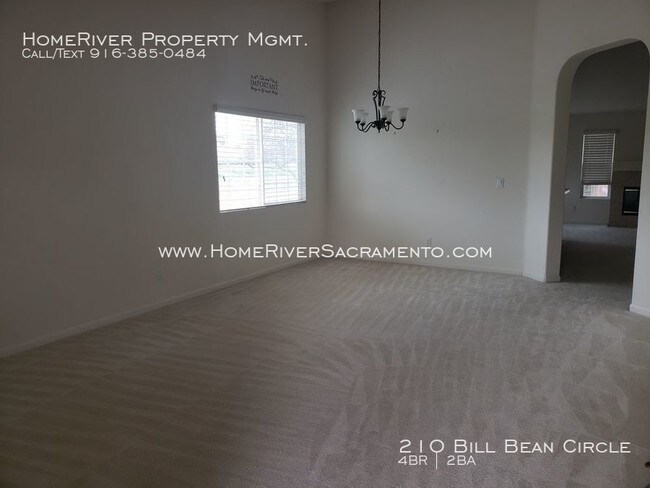 Foto del edificio - 210 Bill Bean Cir