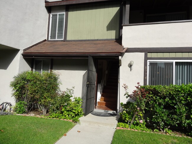 Vista frontal - 8774 Wyngate St