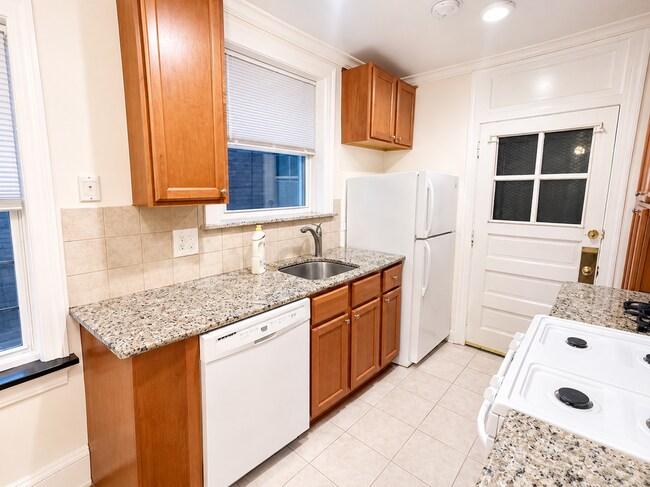 Foto del edificio - 2044 W Farragut Ave