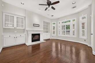 Building Photo - 6308 Schuler St