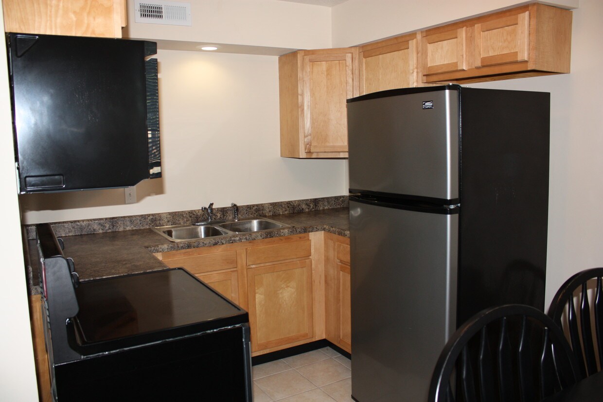 Primary Photo - 308 College Park Dr
