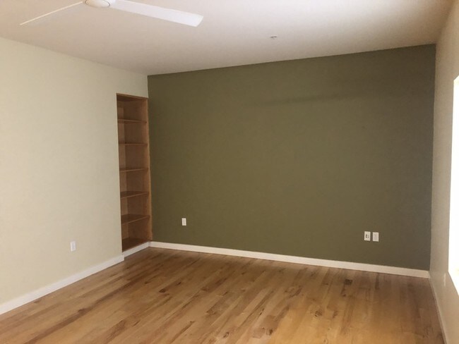 Building Photo - Great Downtown Boise 2 bedroom Condo!