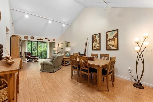 Building Photo - 1626 Brookhouse Dr