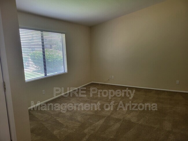 Foto del edificio - 1607 E Edgewater Dr