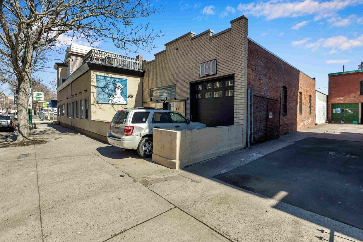 Photo - 43 Howe Street 4 Bed 2 Bath House