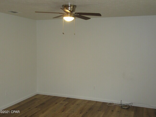 Building Photo - 2814 N Panama Ave