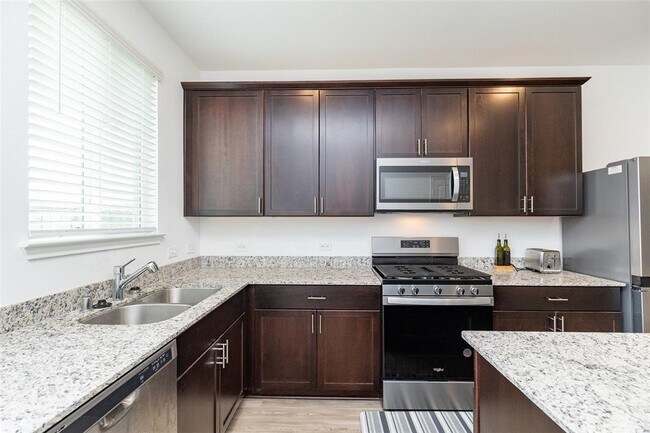 Foto del edificio - 23631 Simmental Rd