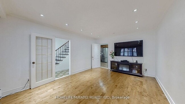 Building Photo - 845 Runnymede Rd