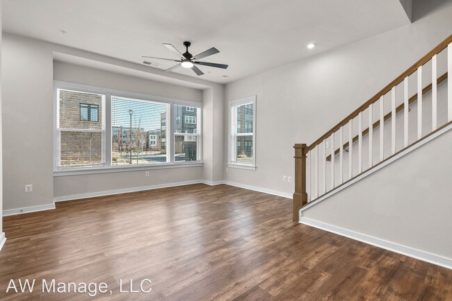 Building Photo - 3 br, 2.5 bath House - 16302 Connors Way #21