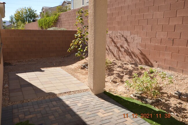 Building Photo - 9849 Sage Canyon St