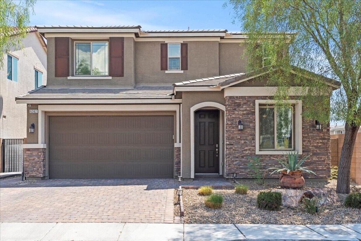 Primary Photo - Stunning 4 bedroom home in SW Las Vegas wi...