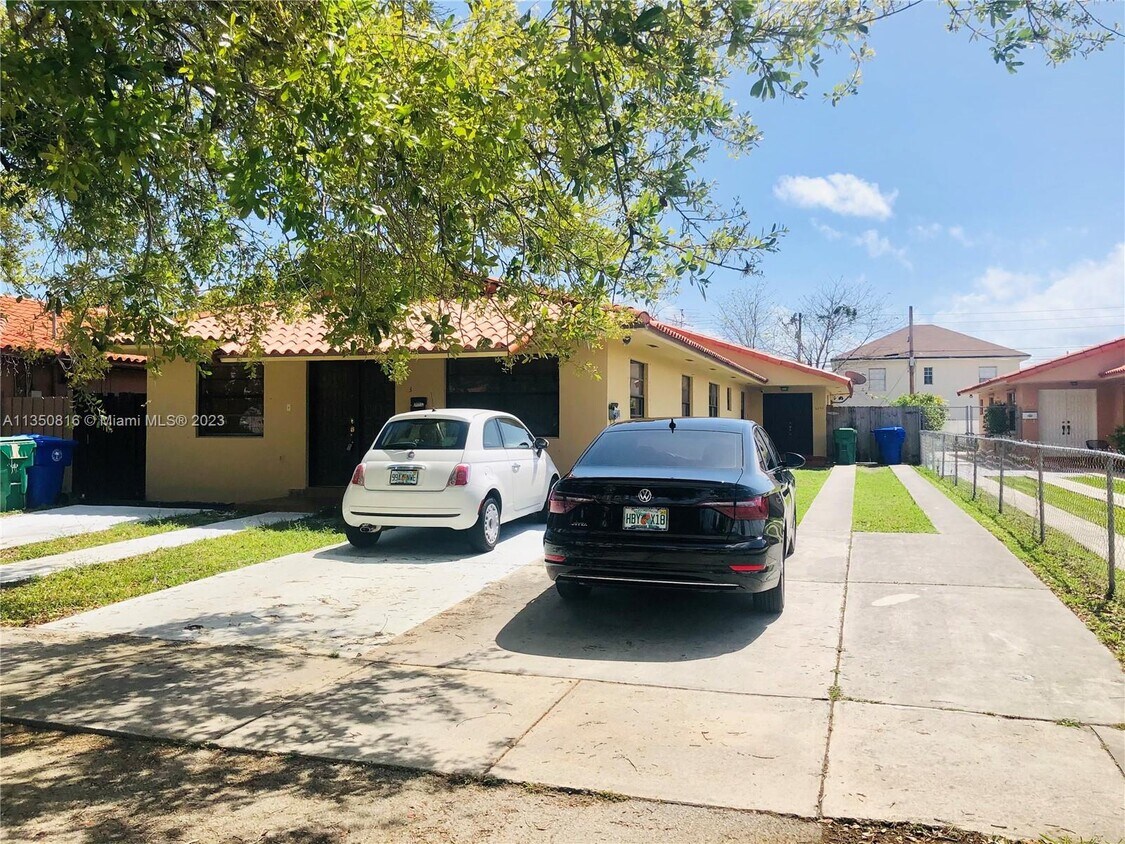 3250 SW 23rd St Unit 1, Miami, FL 33145 Room for Rent in Miami, FL